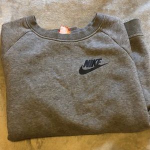 Grey sweatshirt